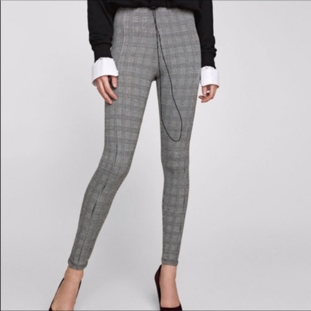 Tahari Houndstooth Leggings